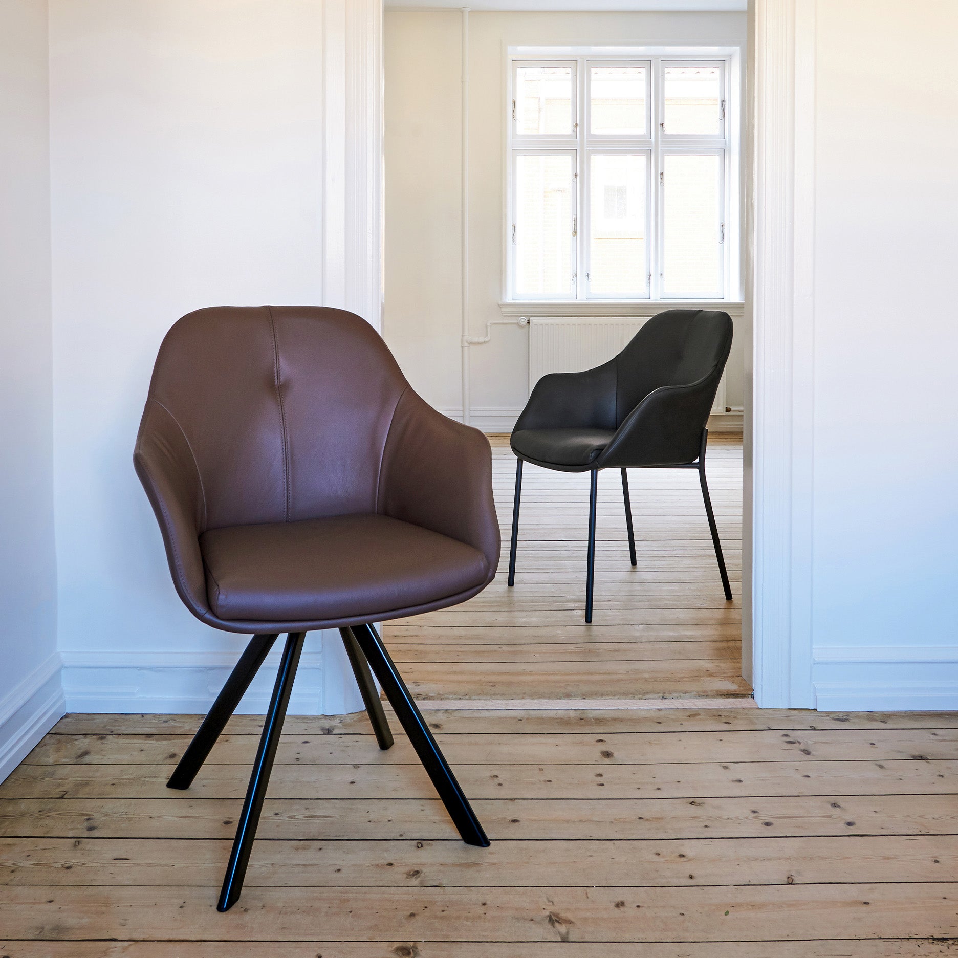 New Age spisebordsstol læder m. drejeben